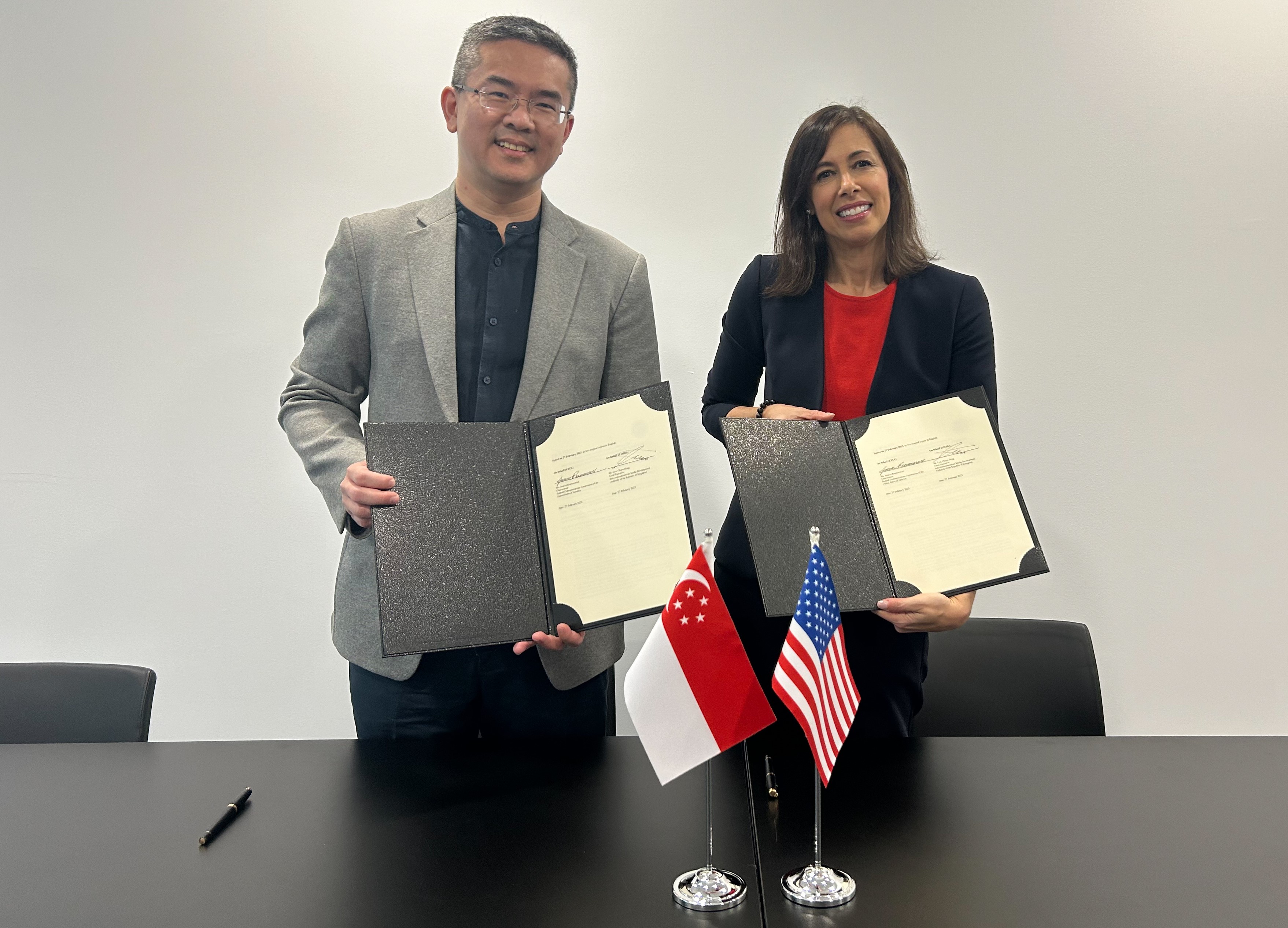 The Infocomm Media Development Authority (IMDA) of Singapore and the United States Federal Communications Commission (FCC) have signed a Memorandum of Understanding (MOU) to enhance cooperation between both countries.