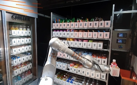 Clicks into In-Store Revenue: How Stellar Lifestyle Revives Transit Retail with AI and Robotics
