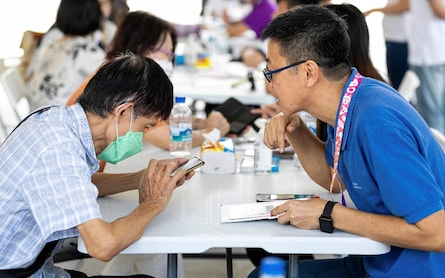Digital advocate guides seniors’ digital transformation